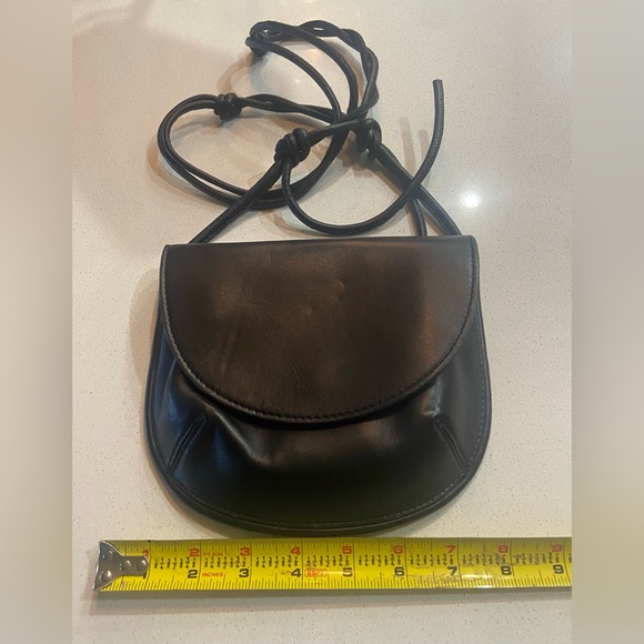 Zara Black Oval Faux Leather Crossbody Bag Magnetic Closure W/Knotted Accents - Picture 3 of 9